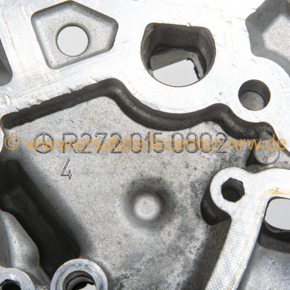 R2720150802 Stirndeckel Mercedes-Benz